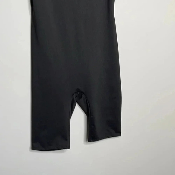 Vitique Black One Piece Shorts Romper - Picture 4 of 6
